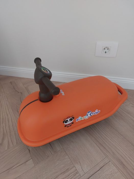 Mașinuța fără pedale