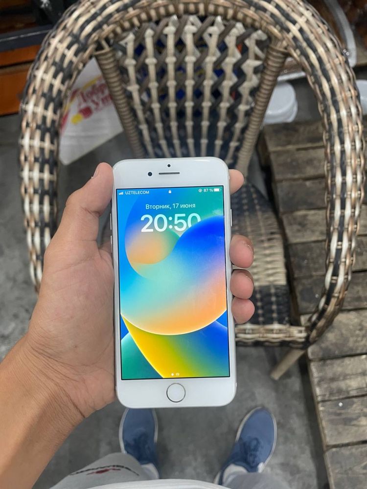Sotiladi Iphone 8 64GB