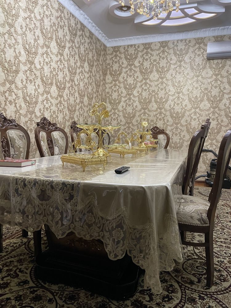 Продаются стол стулья