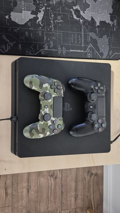 Vand PS4 Slim + 2 controllere + 6 jocuri disc