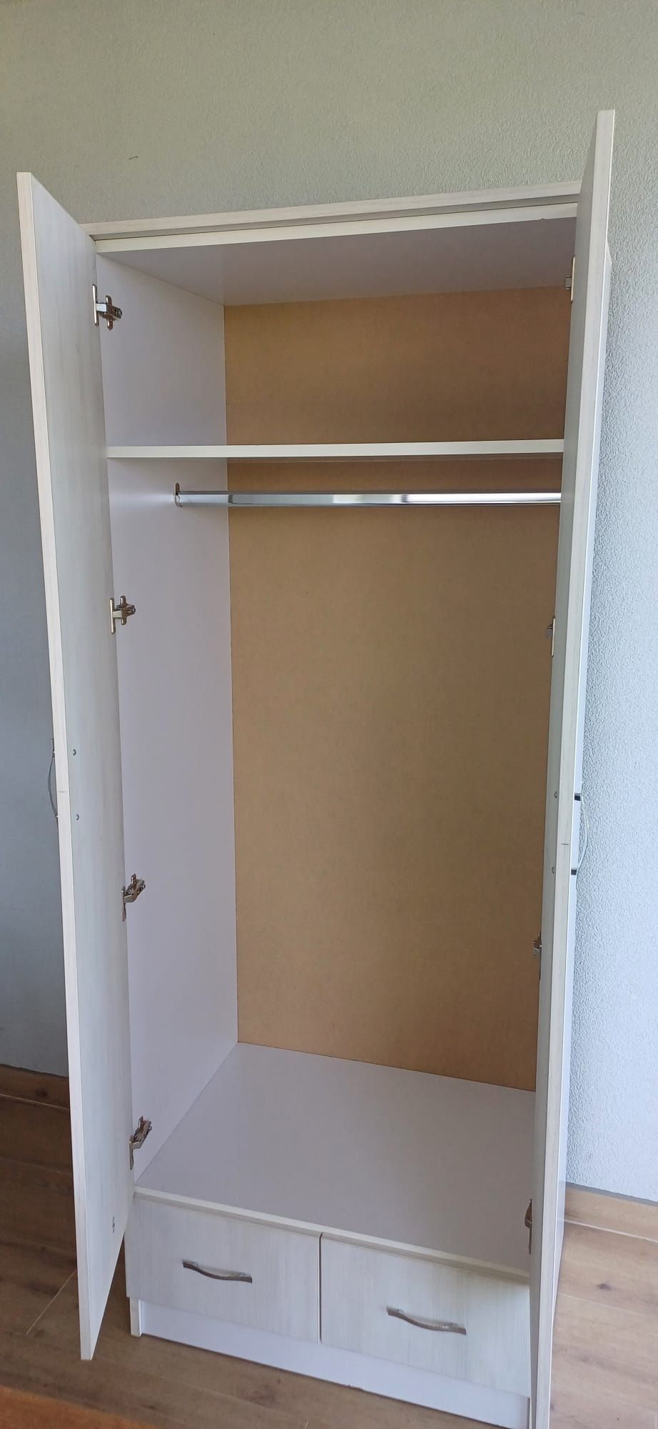 Dulap haine cu sertare alb 
Lățime 80cm
Adâncime 57cm