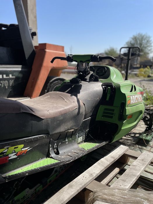 Snowmobil Arctic Cat ZR 800 APV TWIN