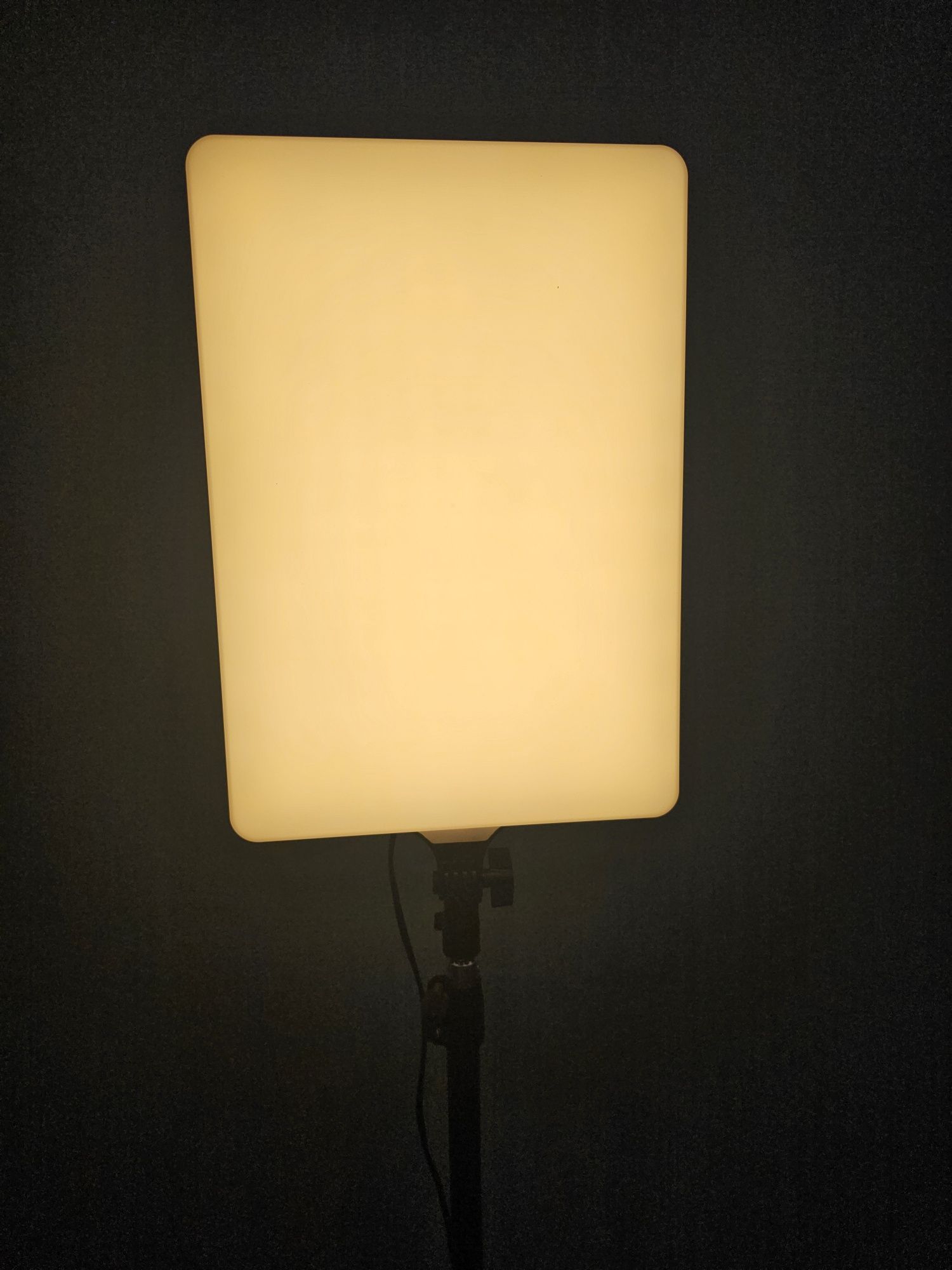Продам LED лампу