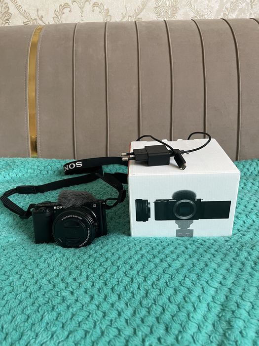 Камера Sony ZV-E10 с китовым обьективом