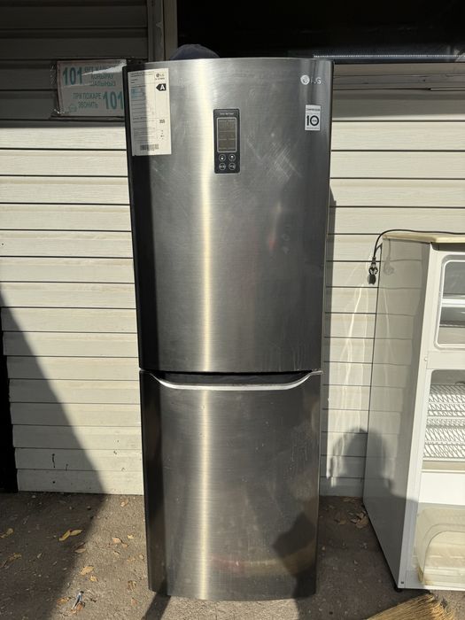 Продается холодильник  LG