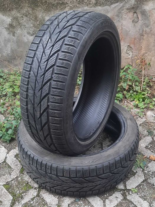 2 броя зимни гуми 205 45 17 toyo 9мм