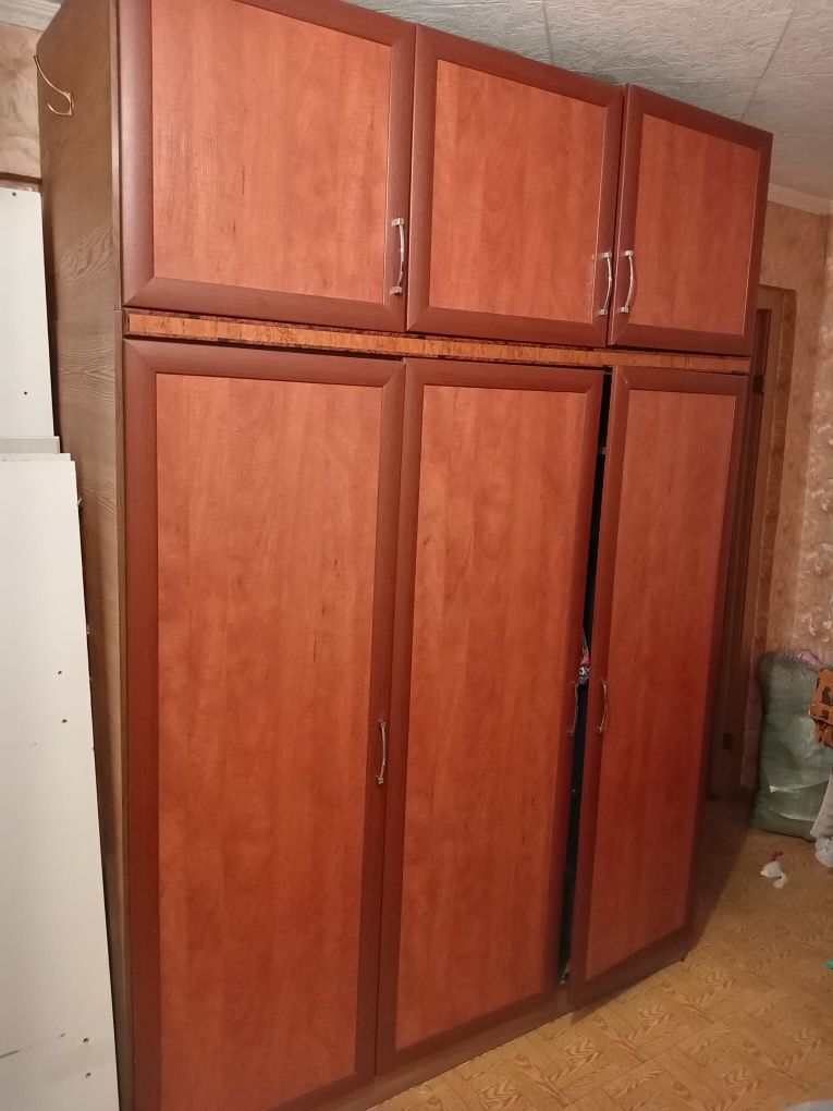 Шкаф  для прихожей