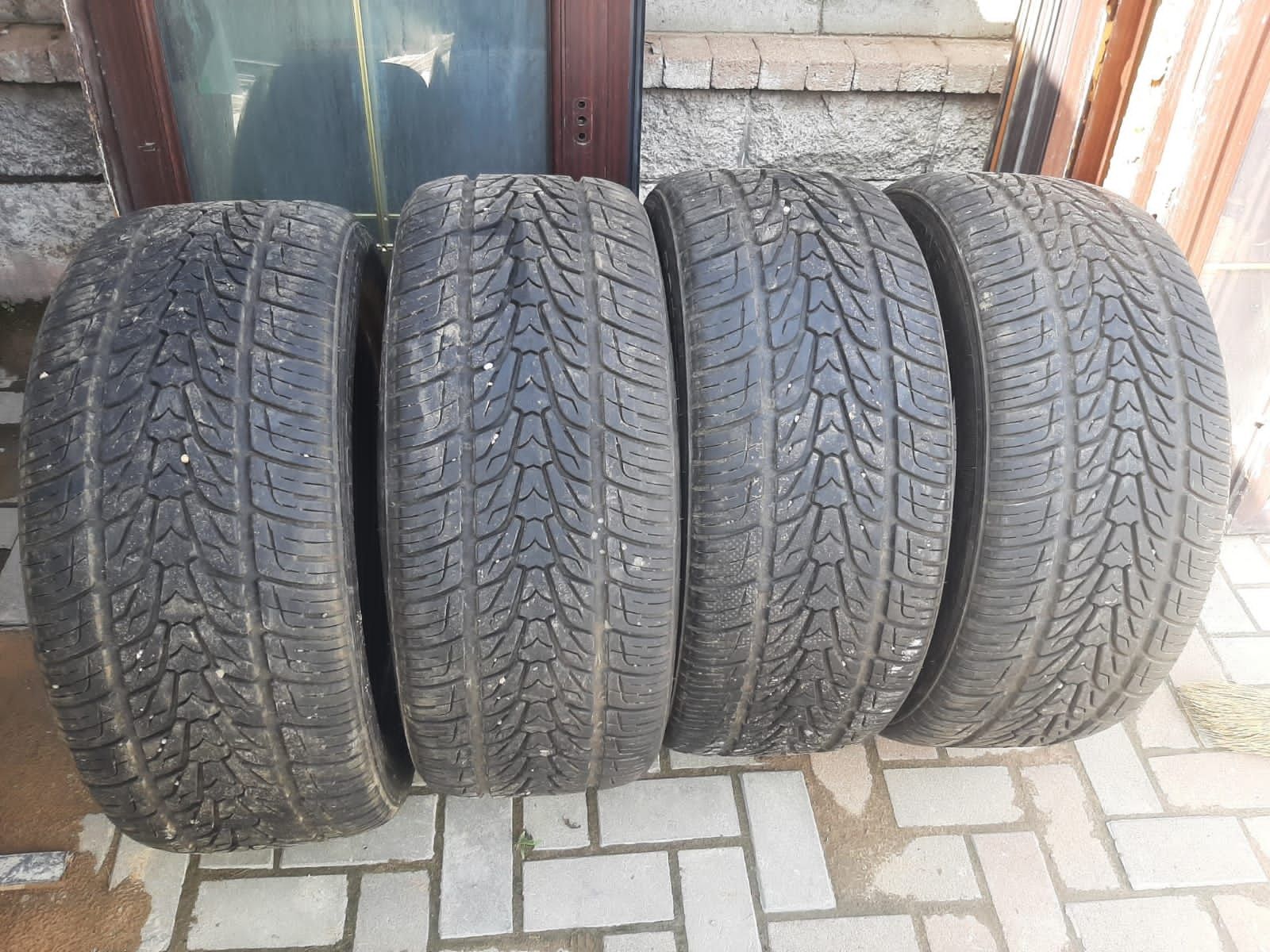 Летние шины Roadstone 285/50 R20