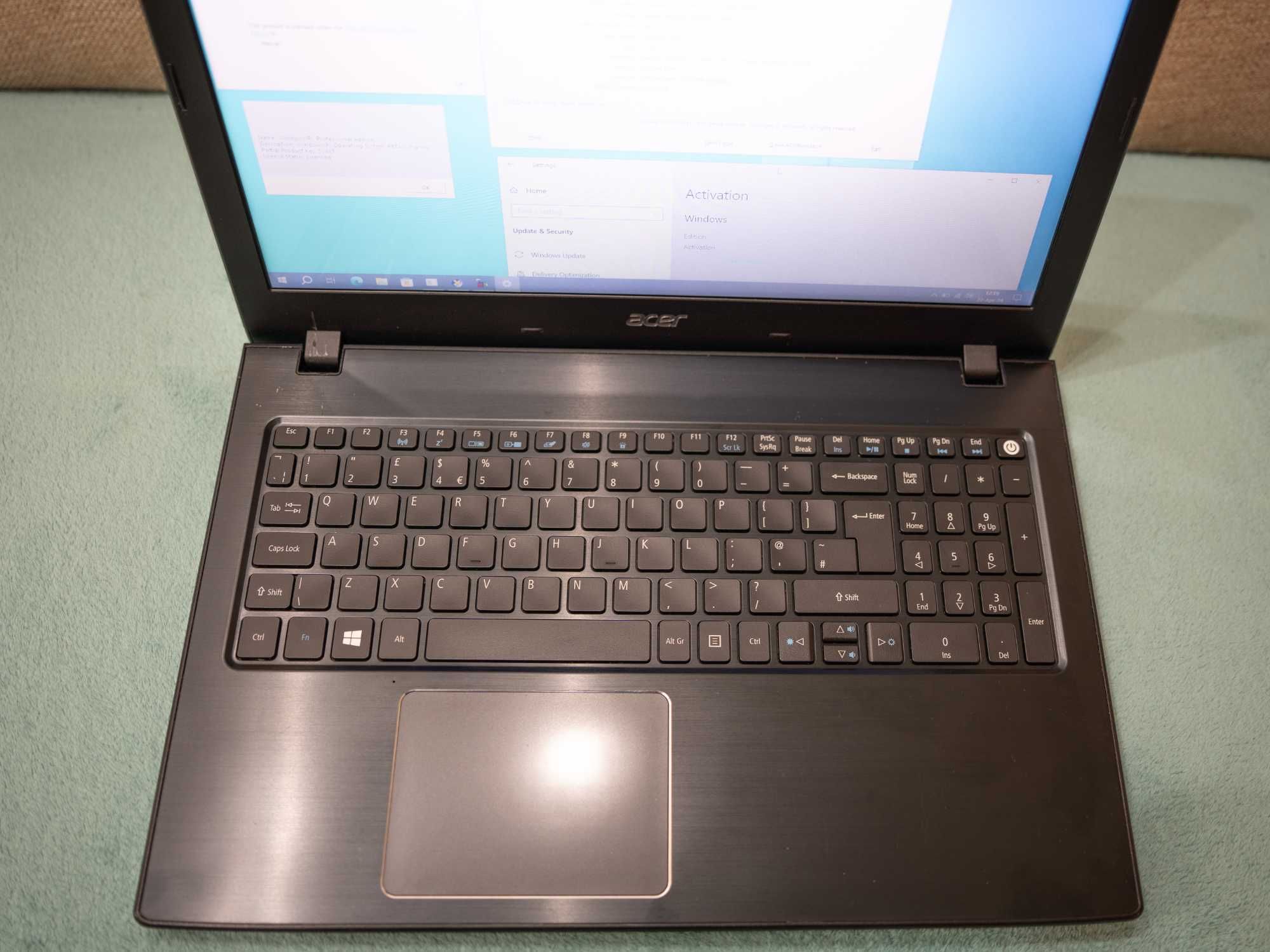 Laptop Acer Aspire E5-575G-789J, 8GB DDR4, i7-7500U, GTX 950M