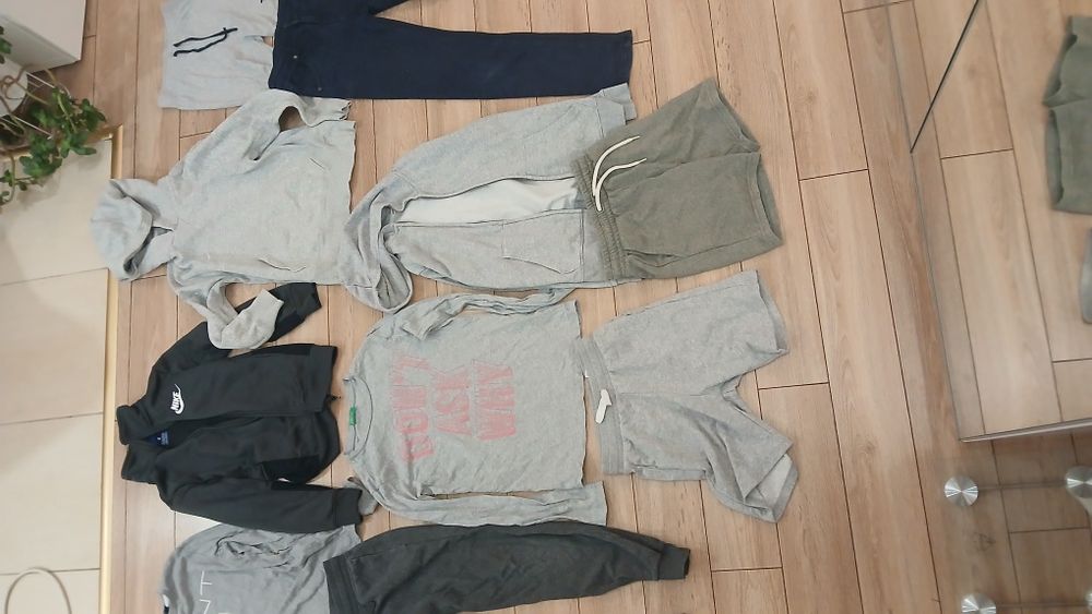 Комплект детски дрехи за 23 лв