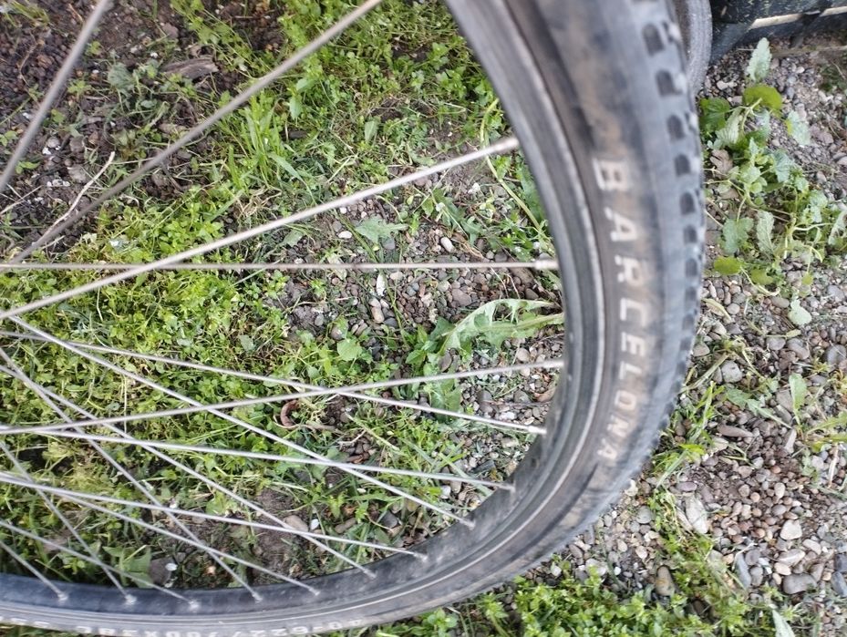 Vând urgent bicicleta, roți de 28