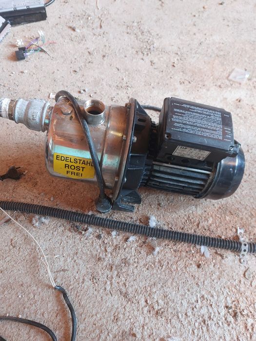 Pompa apa          .