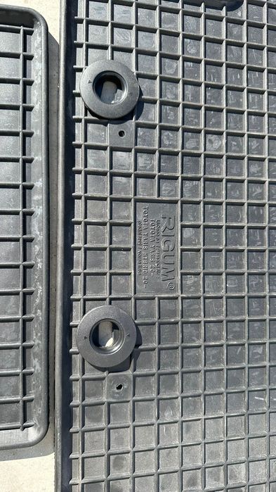 Presuri, covorase cauciuc originale Toyota Yaris 2010- Hybrid noi