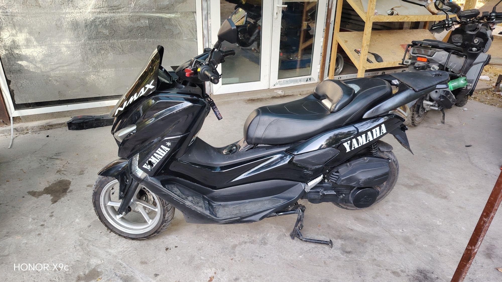 Skuter n-max 2024