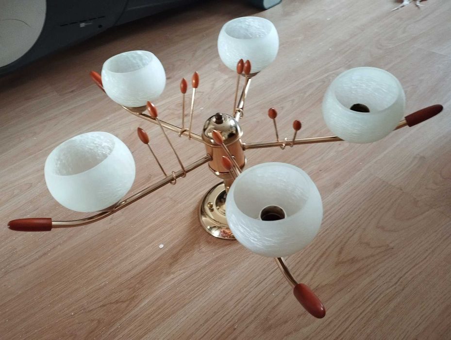 Продам люстры -7000тг, 5000тг