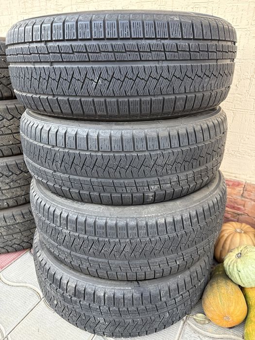 Шины зимние Трианджл размер 235/55 R19