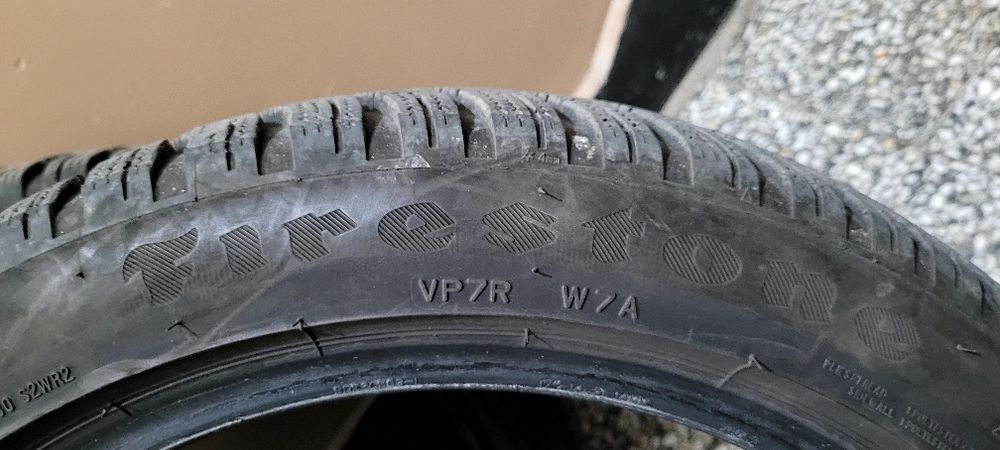 продавам зимни гуми 2 броя