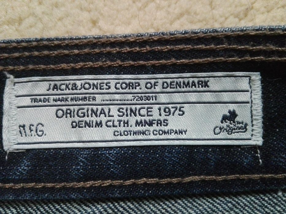 Оригинални стилни мъжки дънки Jack and Jones Anti Fit