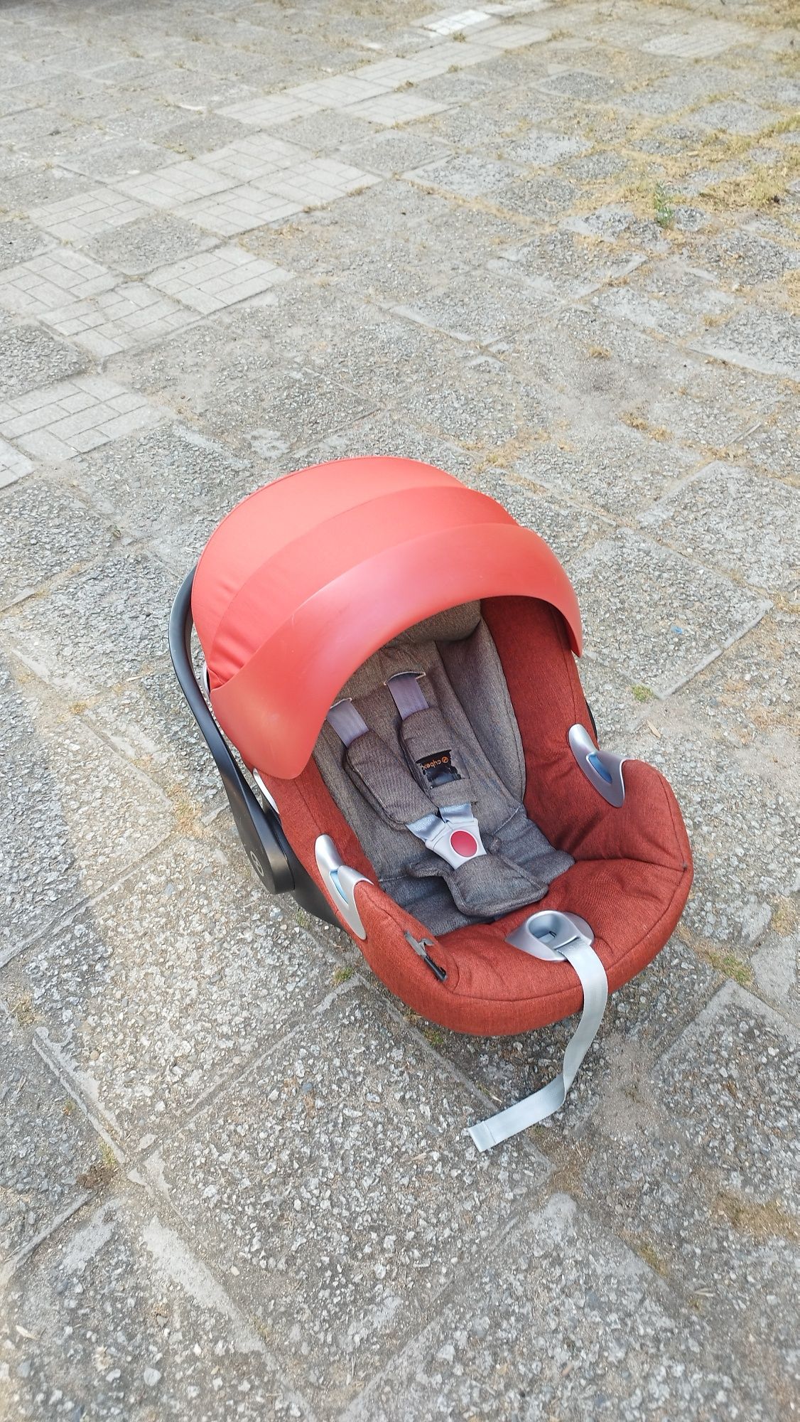 Бебешки кош за кола cybex aton q