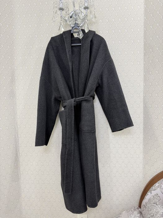 Шерстянное длинное пальто