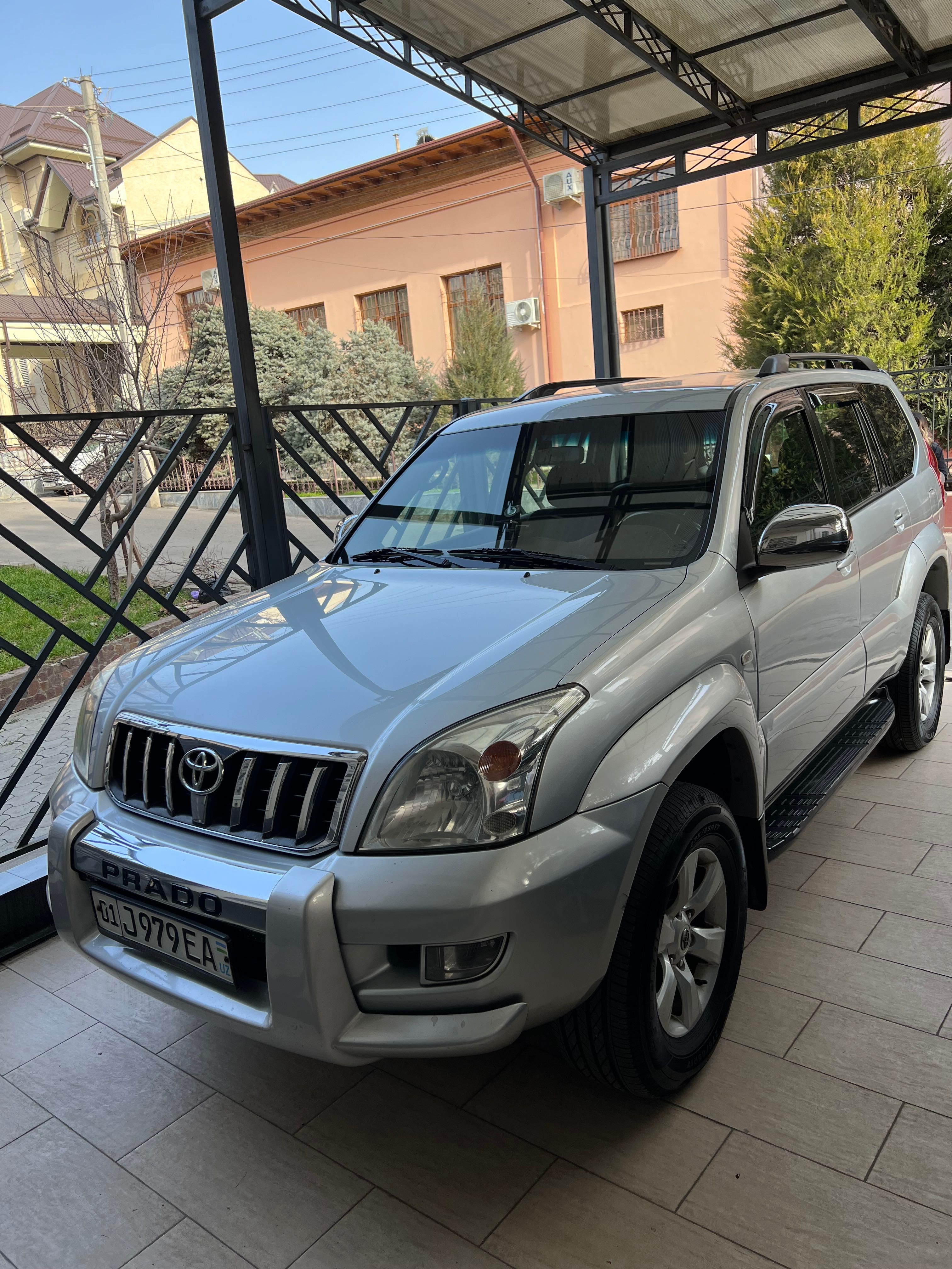 Toyota Landcruiser Prado 120 автомат (2005)
