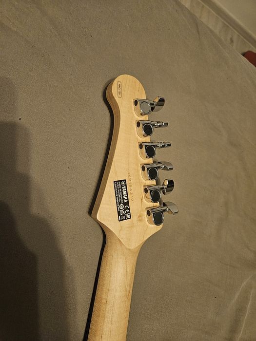 Yamaha Pacifica 112V