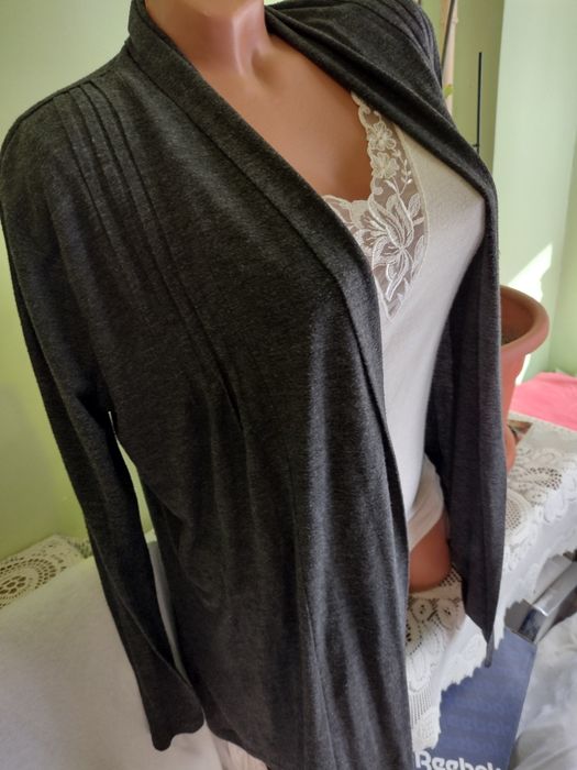 Bluze, cardigane vara, pantaloni, pulovere, geanta