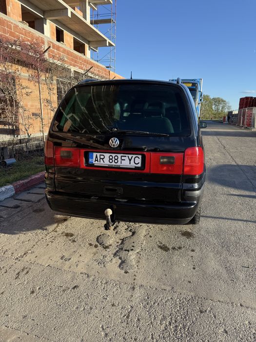 Vand VW Sharan TDI, 7 locuri ,fabricat in 2002,