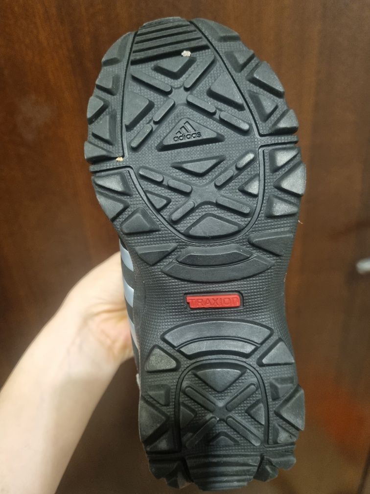 Детски зимни обувки Adidas Terrex, номер 28