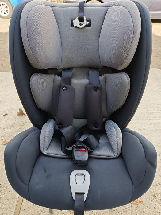 Scaun copil auto cu sistem isofix
