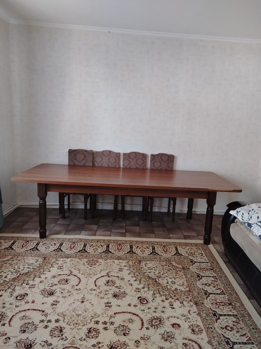 Стол в гостиную.