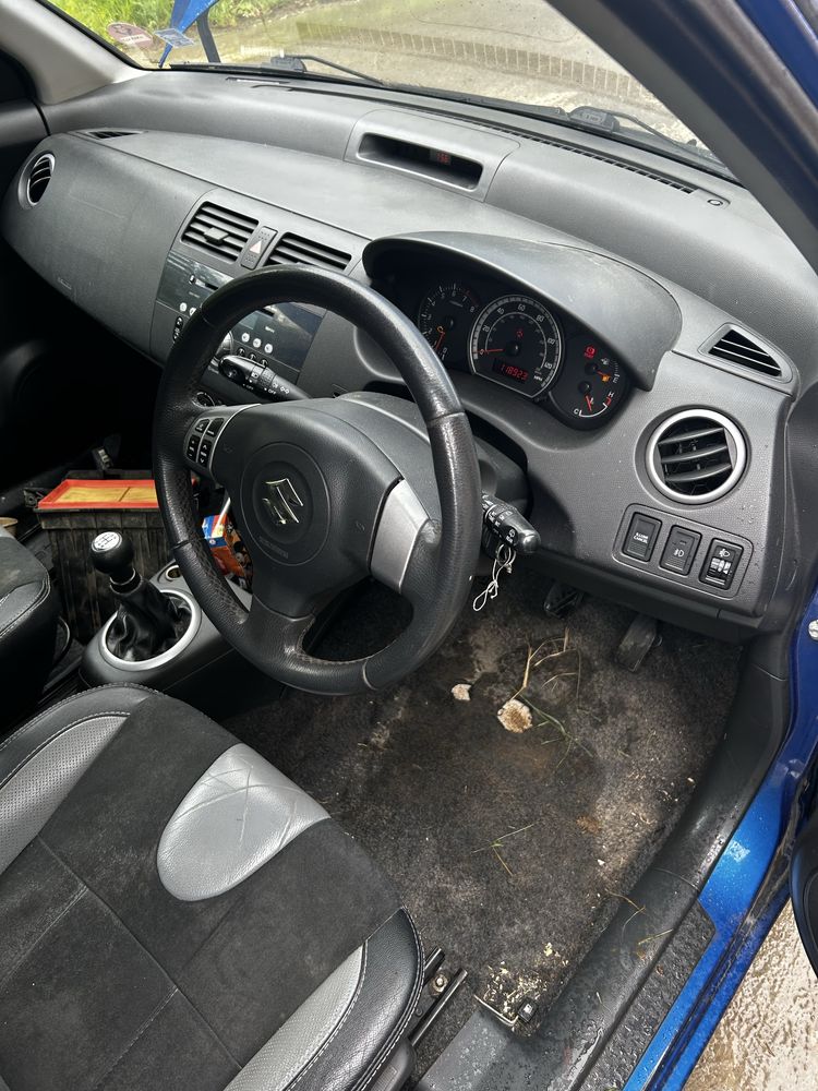 Suzuki swift на части