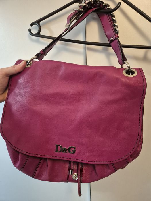 Vand geanta roz din piele marca Dolce & Gabbana, ca noua