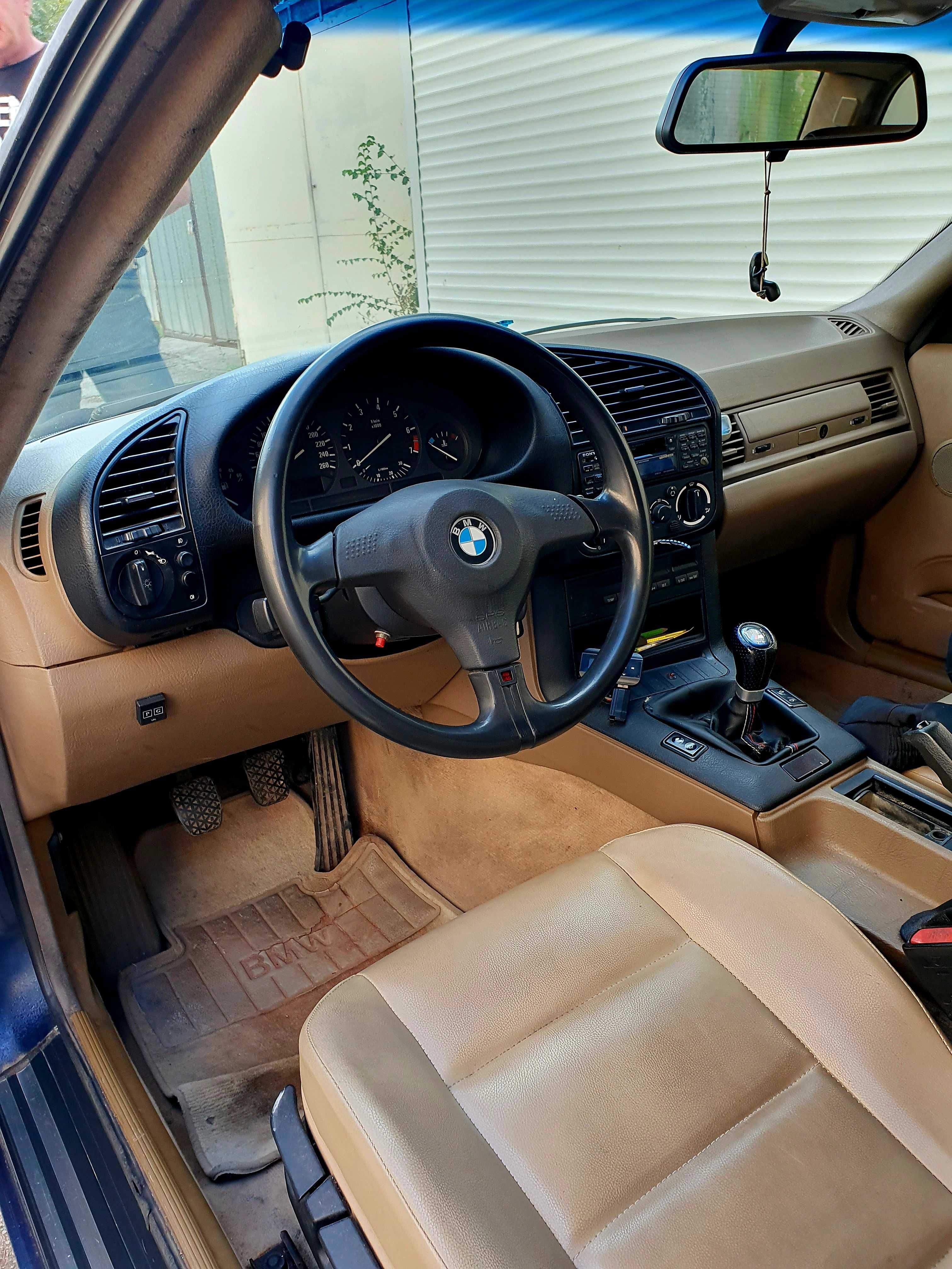 BMW 318 IS Coupe