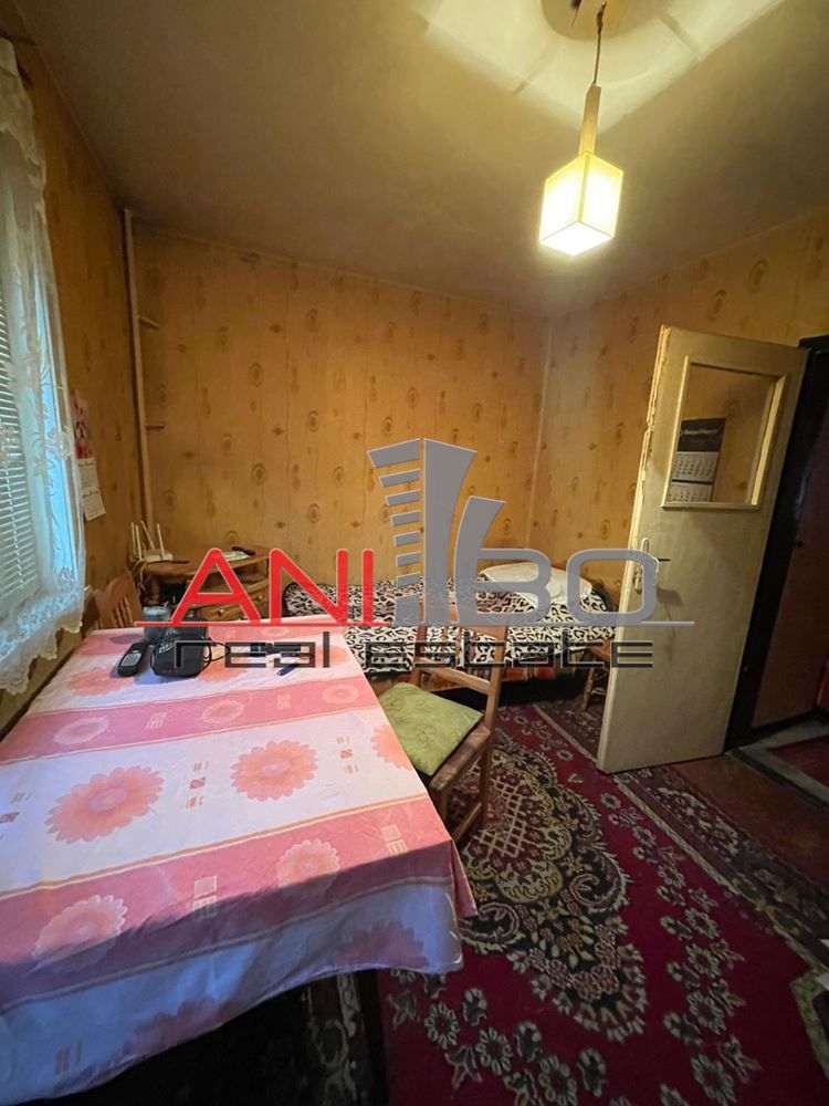 Агенция за недвижими имоти АНИ-БО продава двустаен апартамент на топ