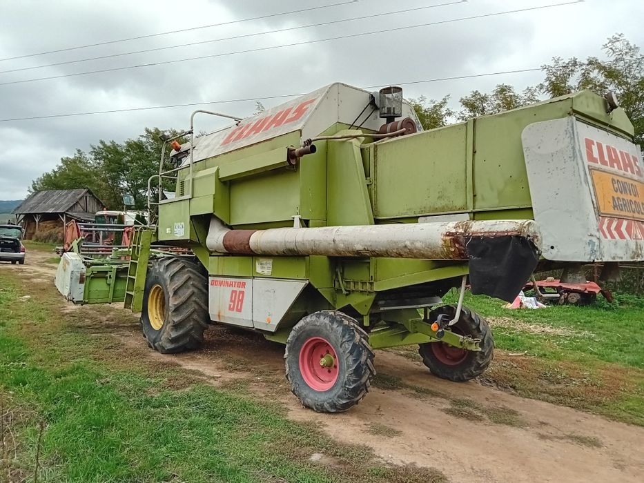 Dezmembrez combina Claas Dominator 98SL 88  96 108

Motor Mercedes OM3