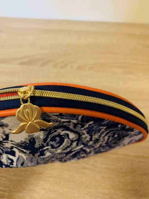 Козметичен несесер
