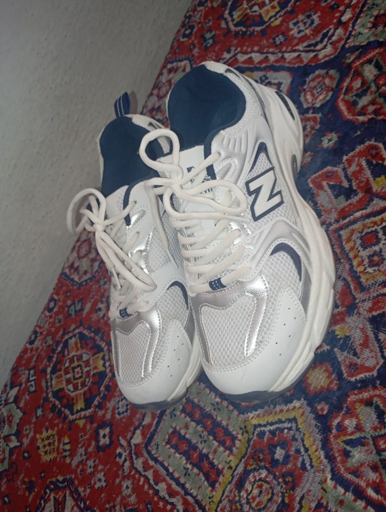 Продом кроссовки new balance