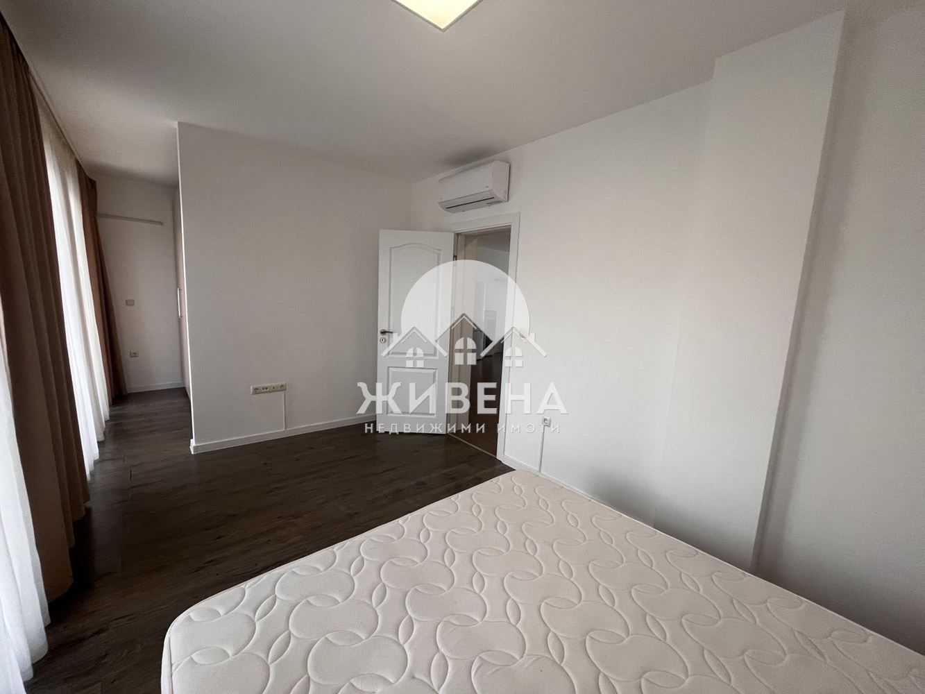 Продавам обзаведен 3-стаен апартамент, кв. Бриз, 119 кв.м