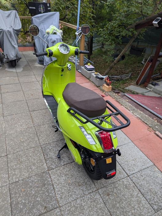 Scuter electric efun Pusa 2.4 kw. NOU