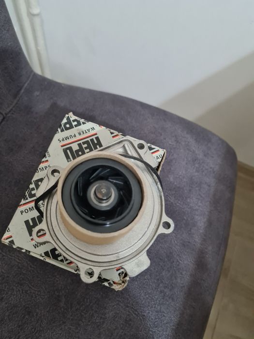 Pompa de apă NOUA Opel Astra H 2006-2014