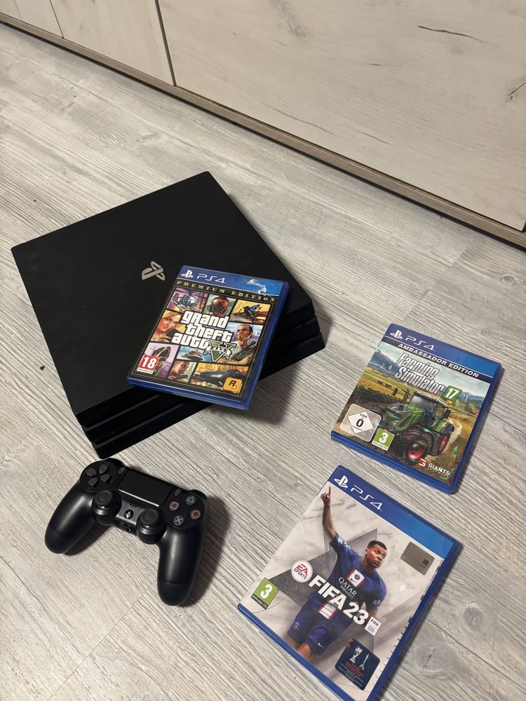 Vand ps 4 pro cu 3 jocuri
