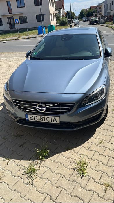 Volvo v60 2018 225 cp