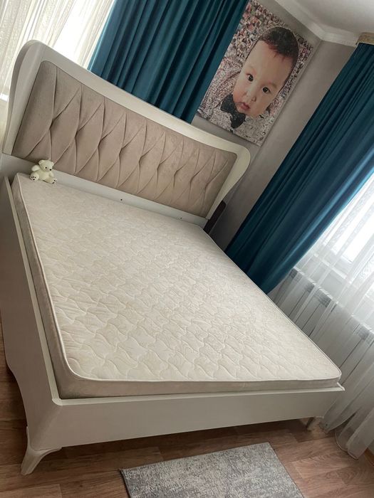 Кровать двухспальная новая покупали 650.000 продам за 350.000