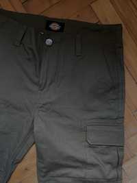 Cargo Pants Dickies Green size 32us [carhartt, patagonia, ed hardy]