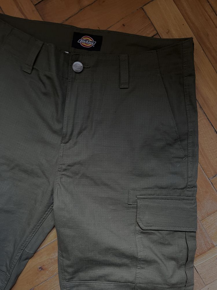 Cargo Pants Dickies Green size 32us [carhartt, patagonia, ed hardy]