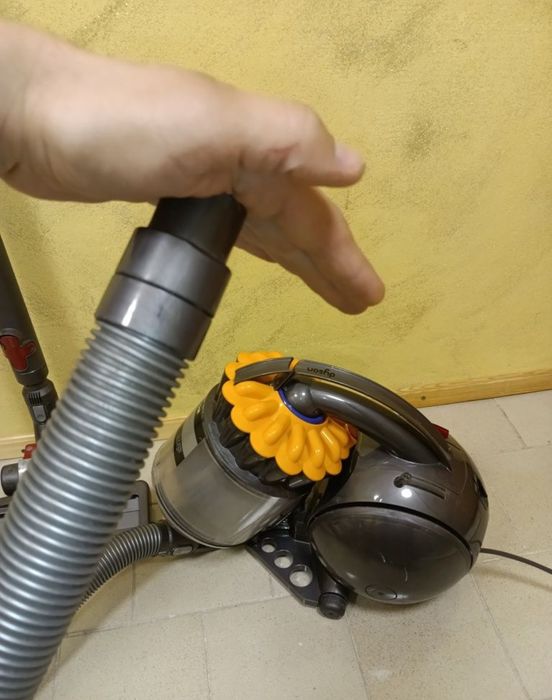 Dyson Cyclone прахосмукачка - 185 лв