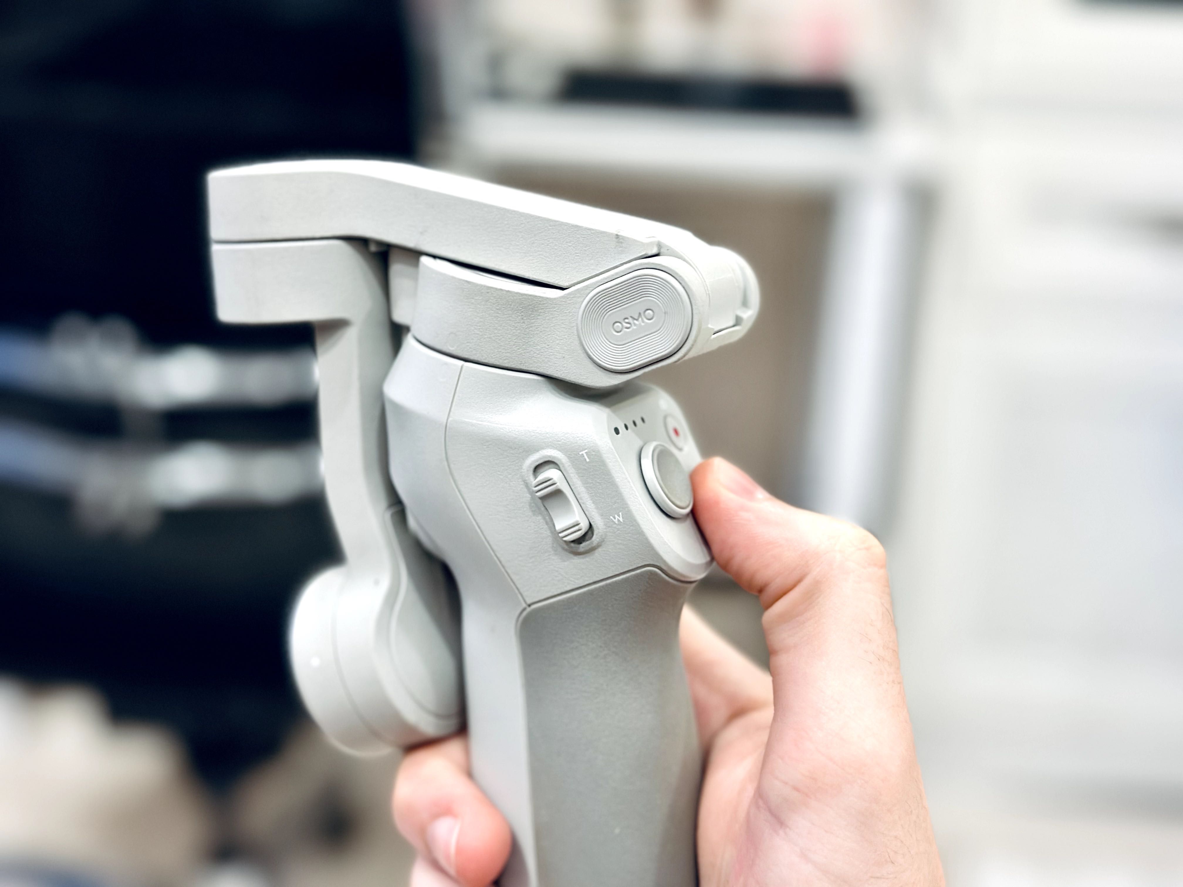 Стабилизатор для смартфона DJI Osmo Mobile 4 серый