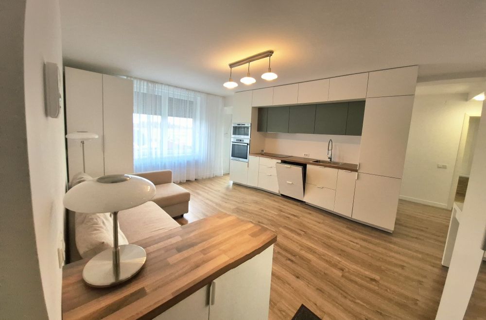 Inchiriez apartament 3 camere,str. Doamna Stanca