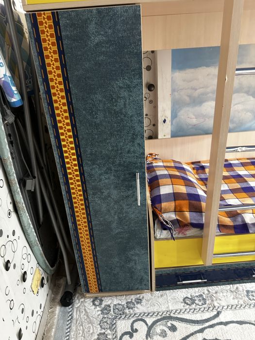 Продам детскую двухьярусную кровать